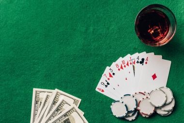 for4 live casino experience with live-dealer tables on mobile screen